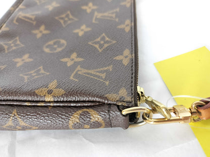 LOUIS VUITTON Monogram Pochette Accessoires Pouch