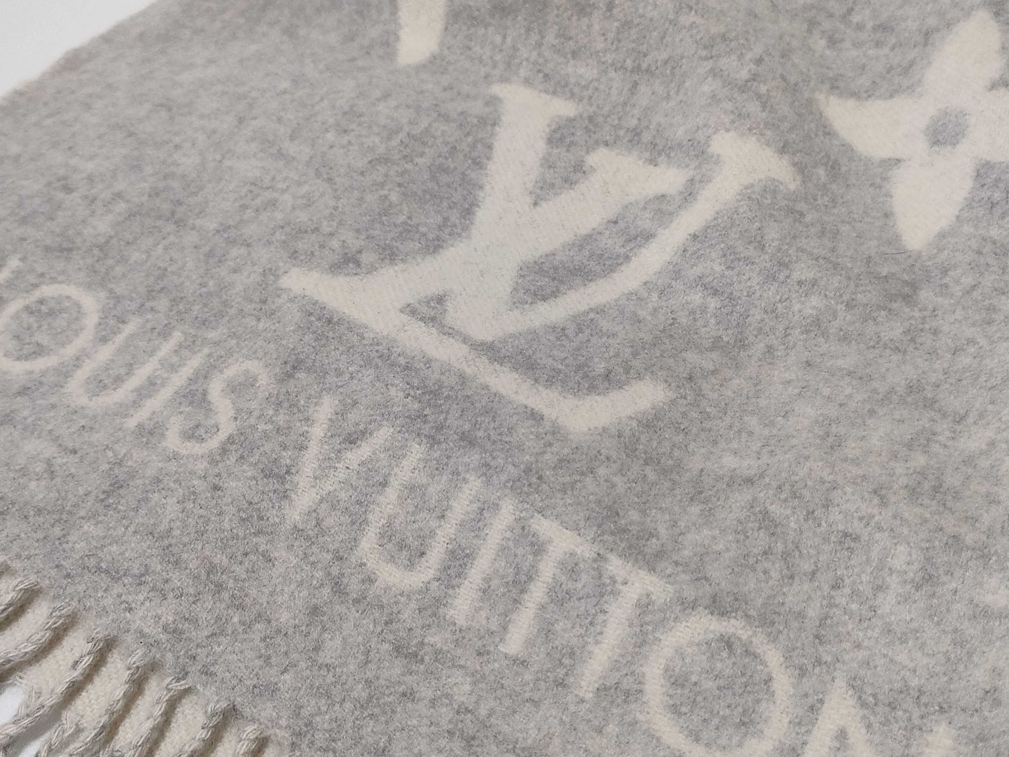 LOUIS VUITTON Stole LV Style Large Scarf
