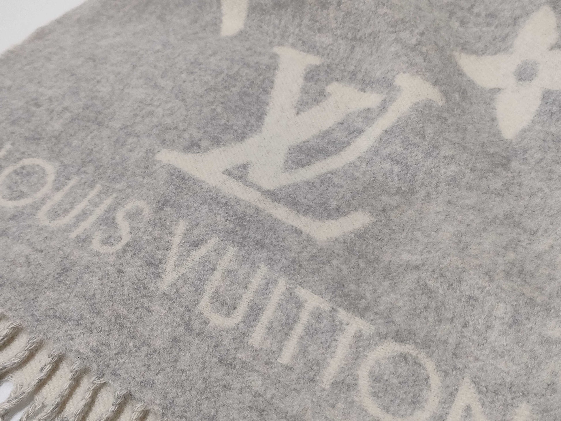 LOUIS VUITTON Stole LV Style Large Scarf