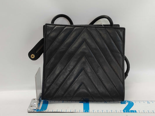 CHANEL V-Stitch Lamb Chevron Shoulder Bag