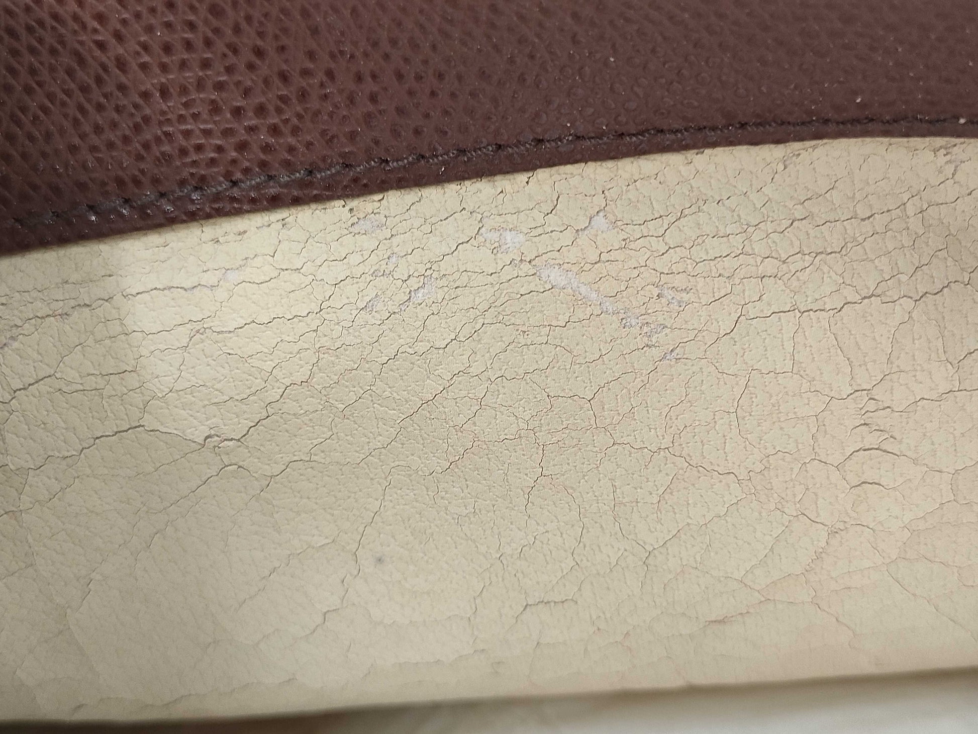 GUCCI GUCCI enamel tote bag with large peeling inside, shoulder bag