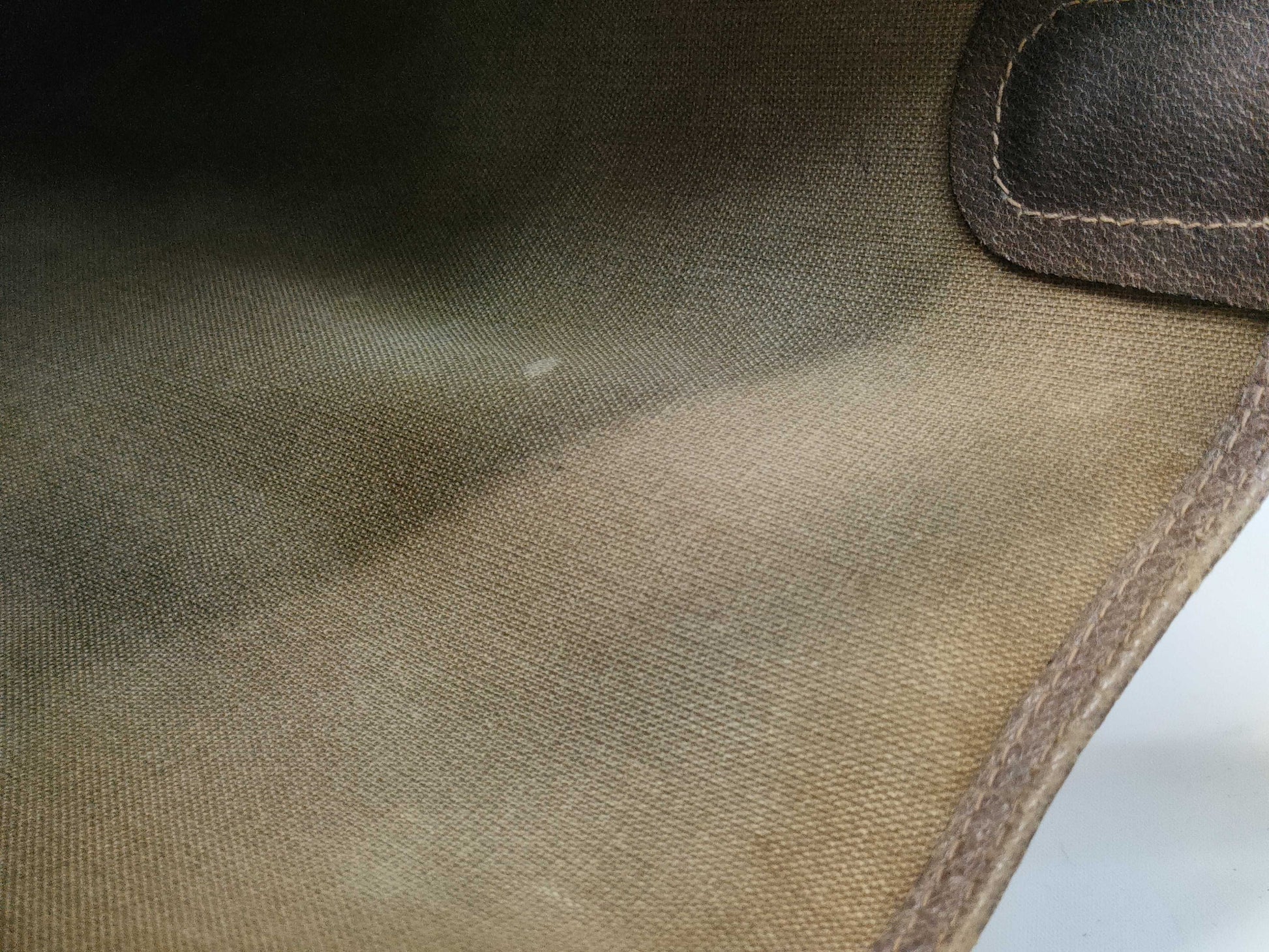 GUCCI GG Supreme Sherry Tote Bag