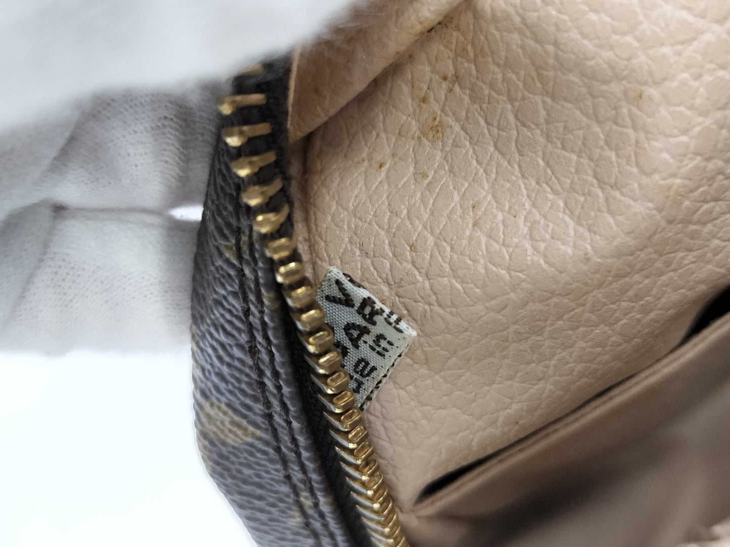 LOUIS VUITTON Monogram True Toilet 23 Pouch