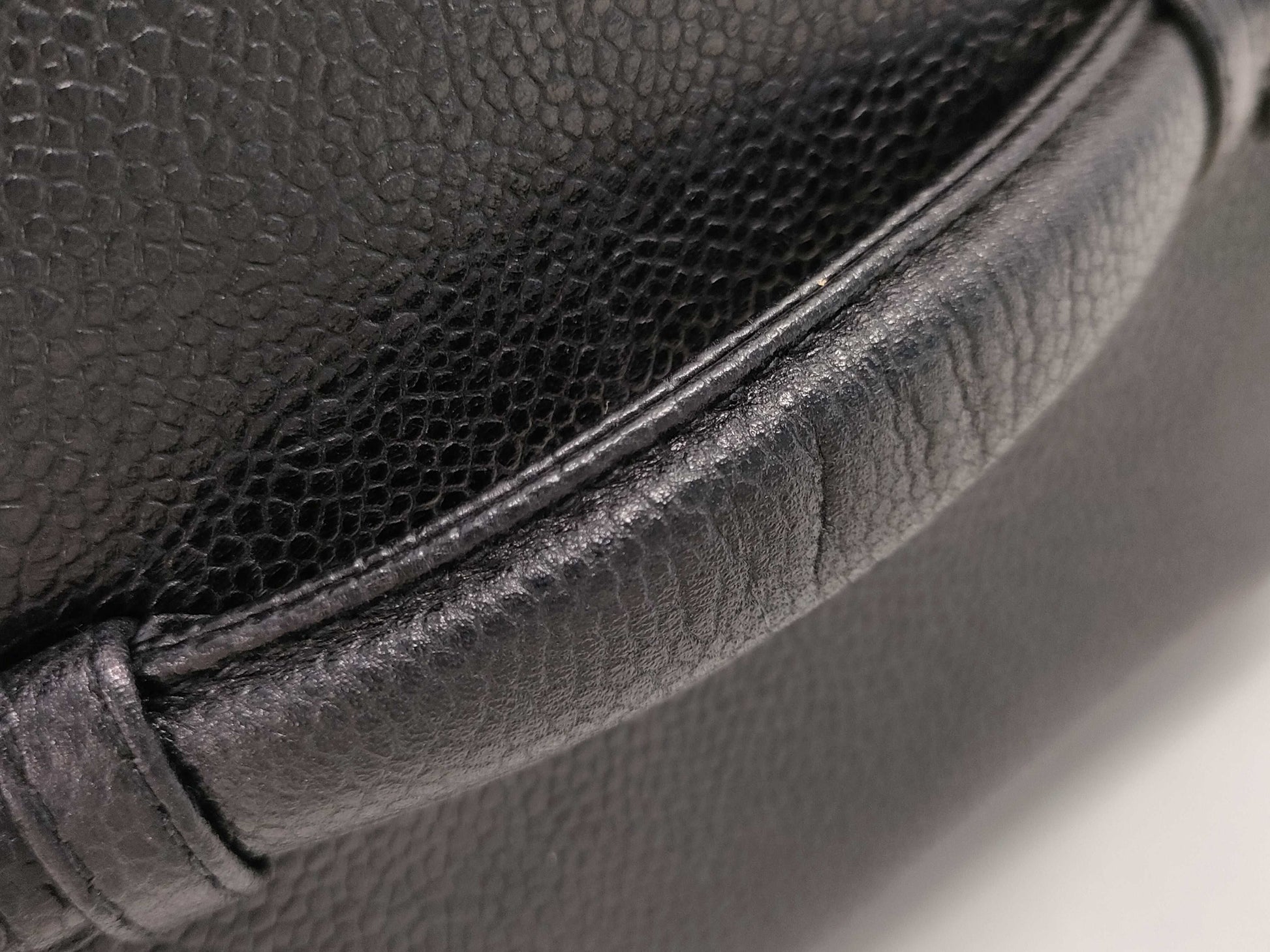 CHANEL Caviar Skin Horizontal Vanity Pouch / 3322498