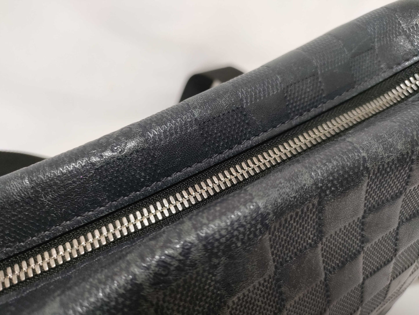 LOUIS VUITTON Damier Infini N42415 Infini Discovery Messenger PM Shoulder Bag