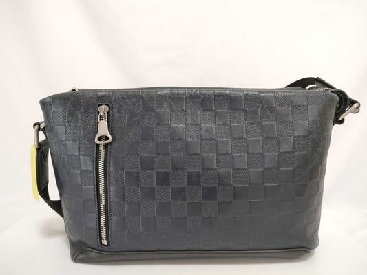 LOUIS VUITTON Damier Infini N42415 Infini Discovery Messenger PM Shoulder Bag