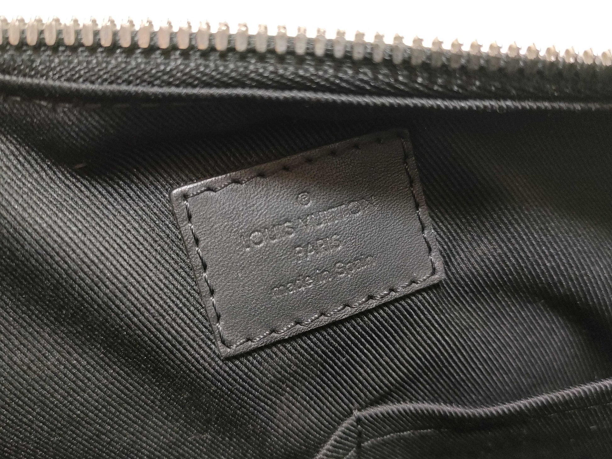 LOUIS VUITTON Damier Infini N42415 Infini Discovery Messenger PM Shoulder Bag