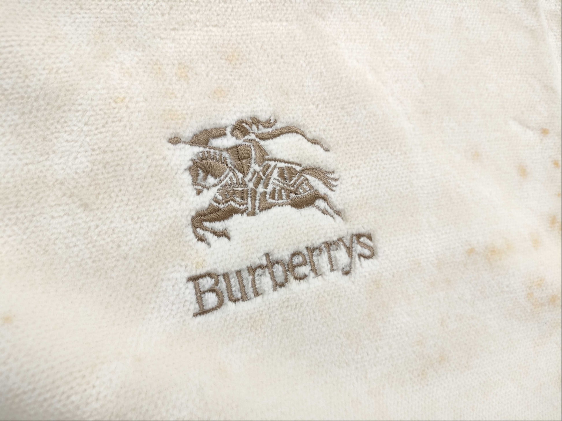 BURBERRY Cotton Sheets and Other Accessories