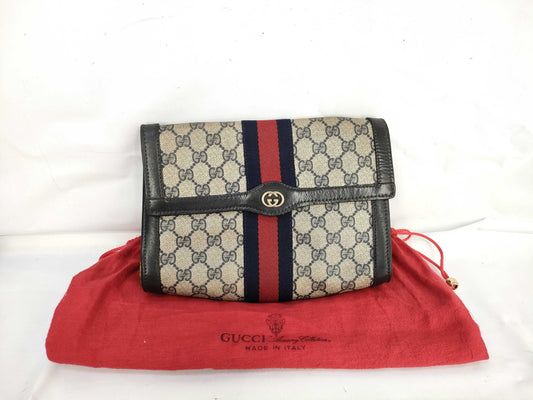 GUCCI GG Supreme Sherry Clutch Bag