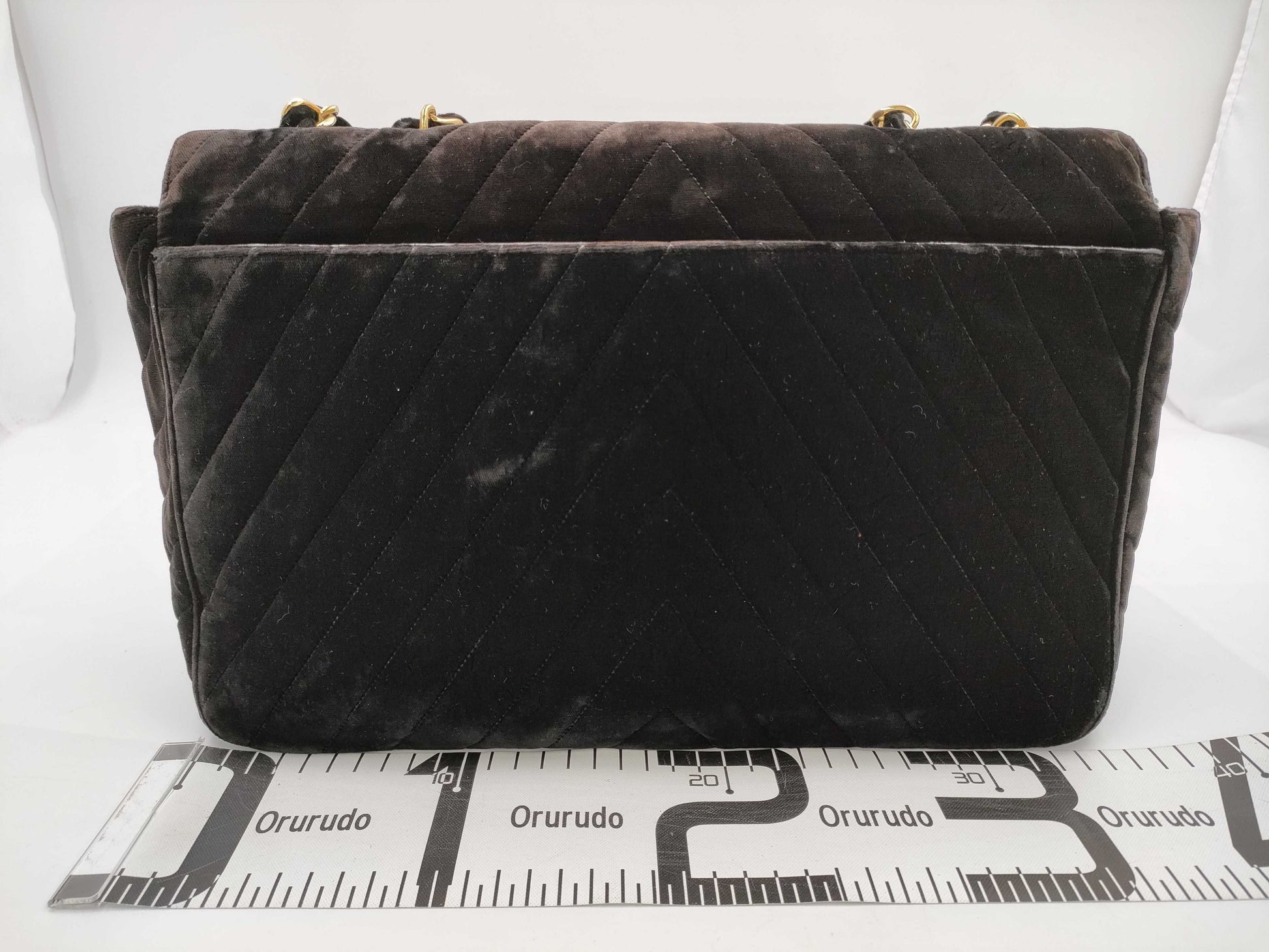 CHANEL Chevron Chain Shoulder Bag