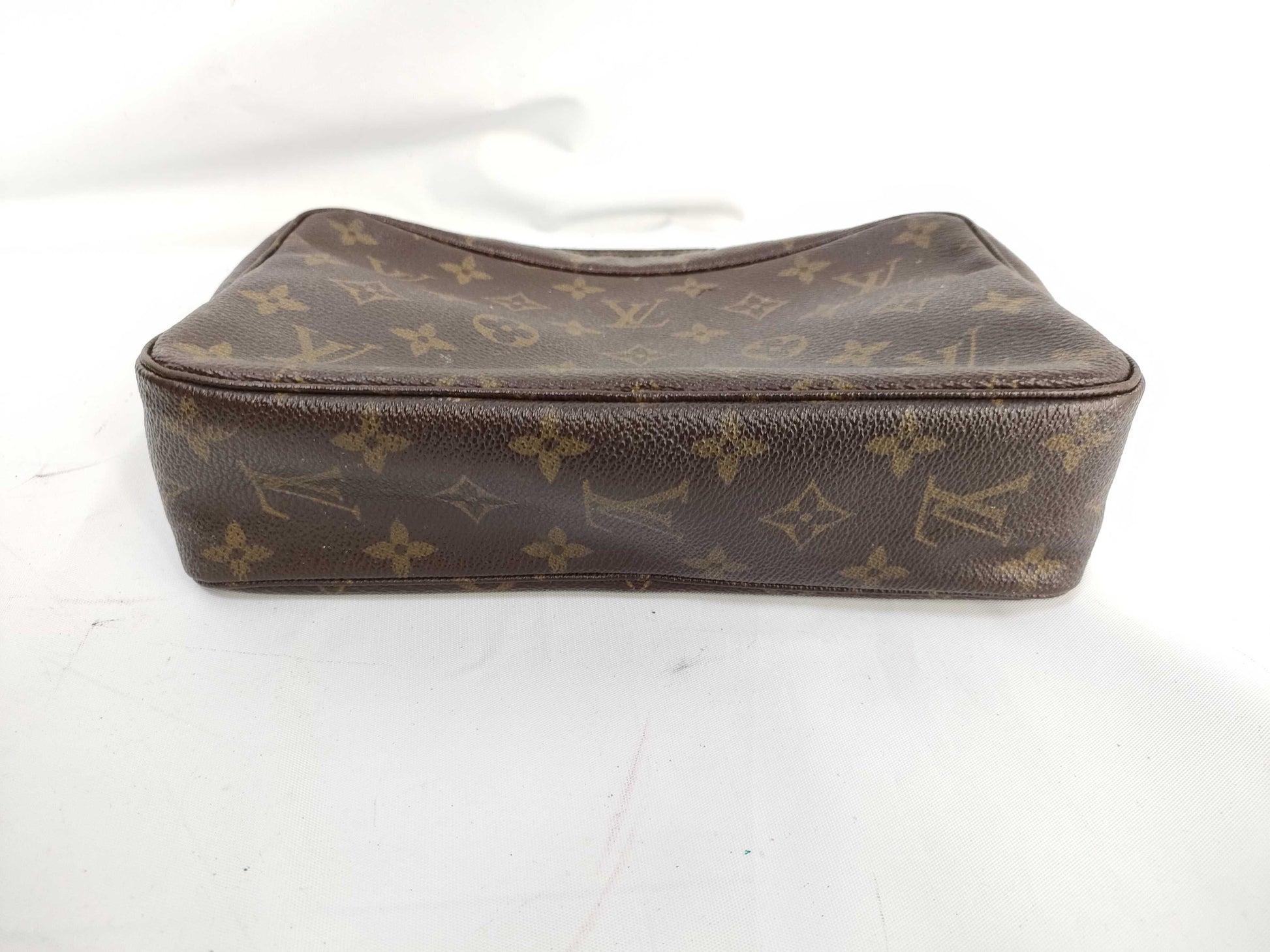 LOUIS VUITTON Monogram Truth Toilette 23 Pouch
