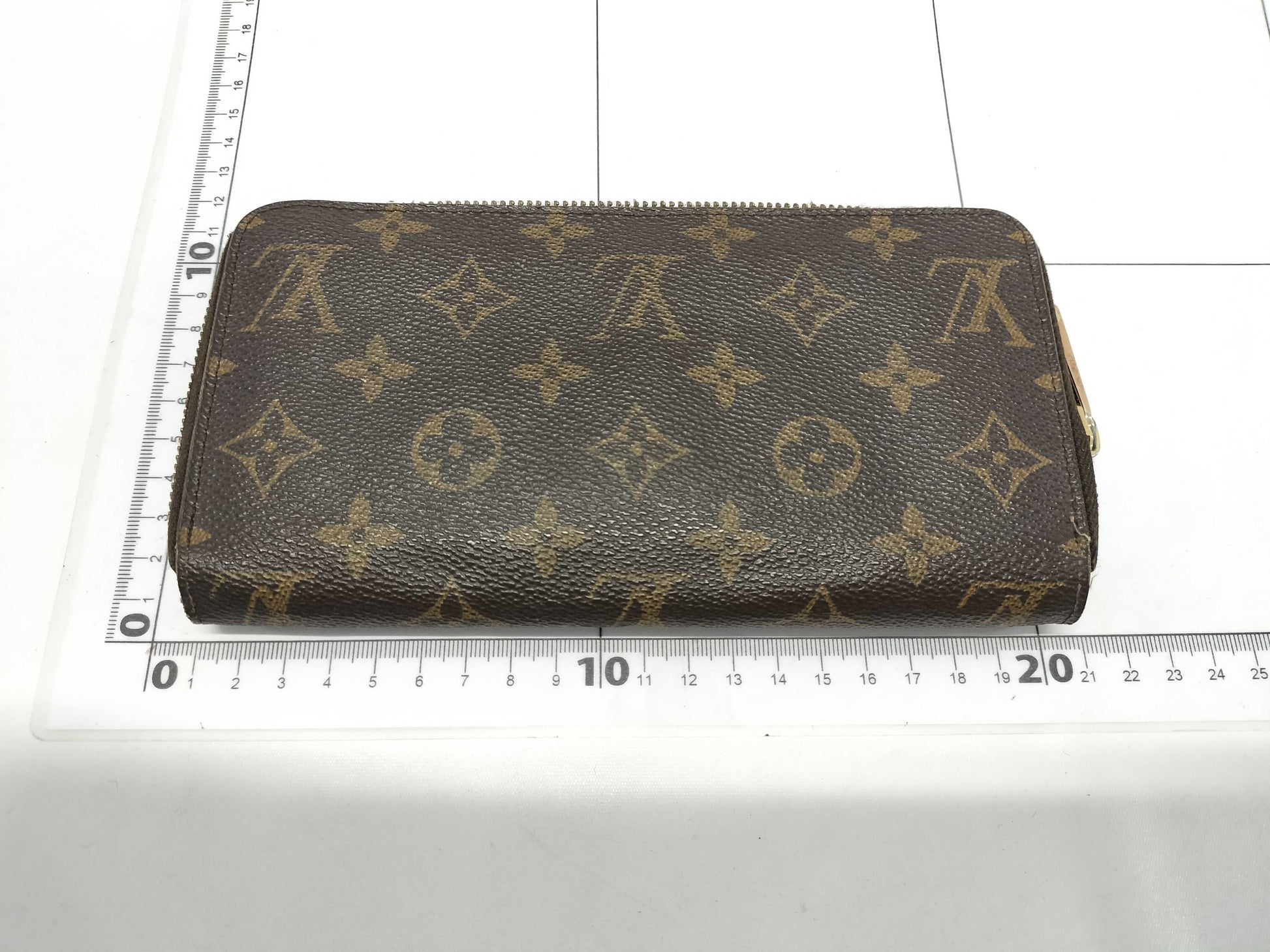 LOUIS VUITTON Monogram M60017 Zippy Wallet Wallet
