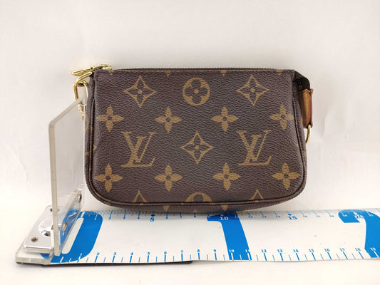 LOUIS VUITTON Monogram M58009 Mini Pochette Accessory Pouch, Made in 2005, Box and Dust Bag Included
