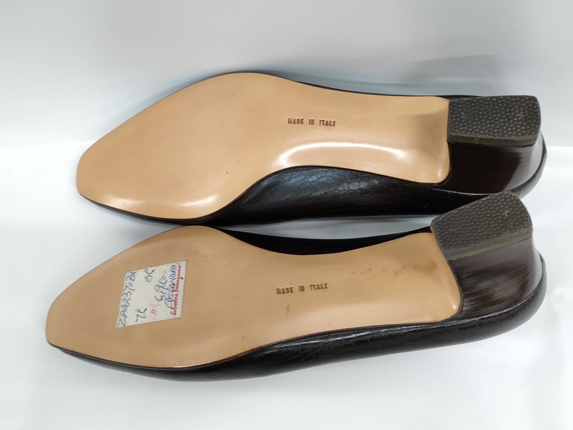 Salvatore Ferragamo pumps in excellent condition