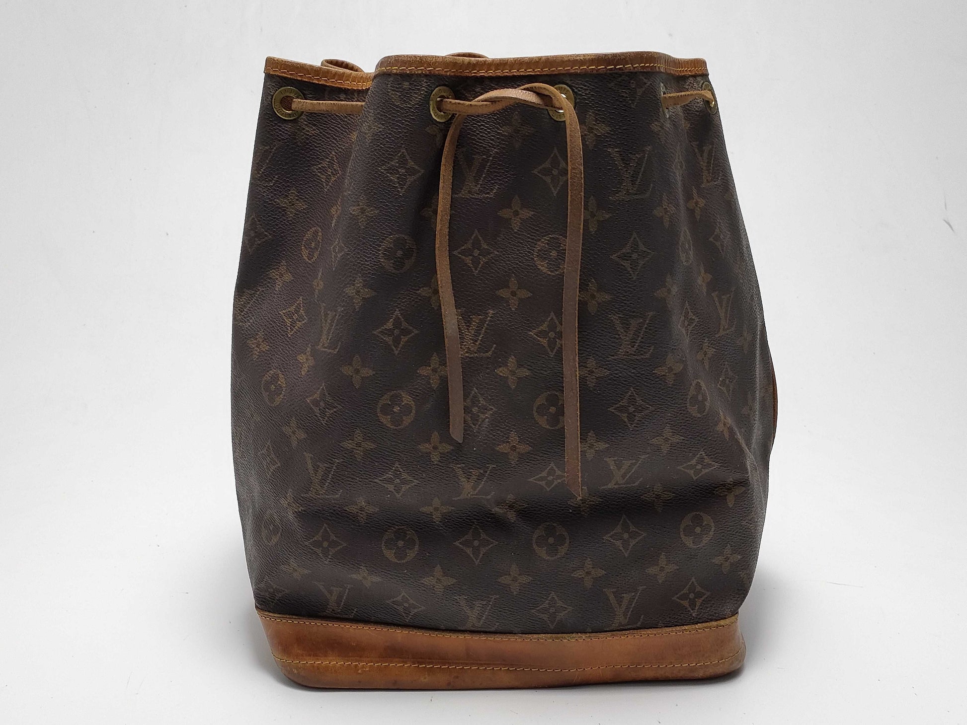 LOUIS VUITTON Monogram Noe Shoulder Bag