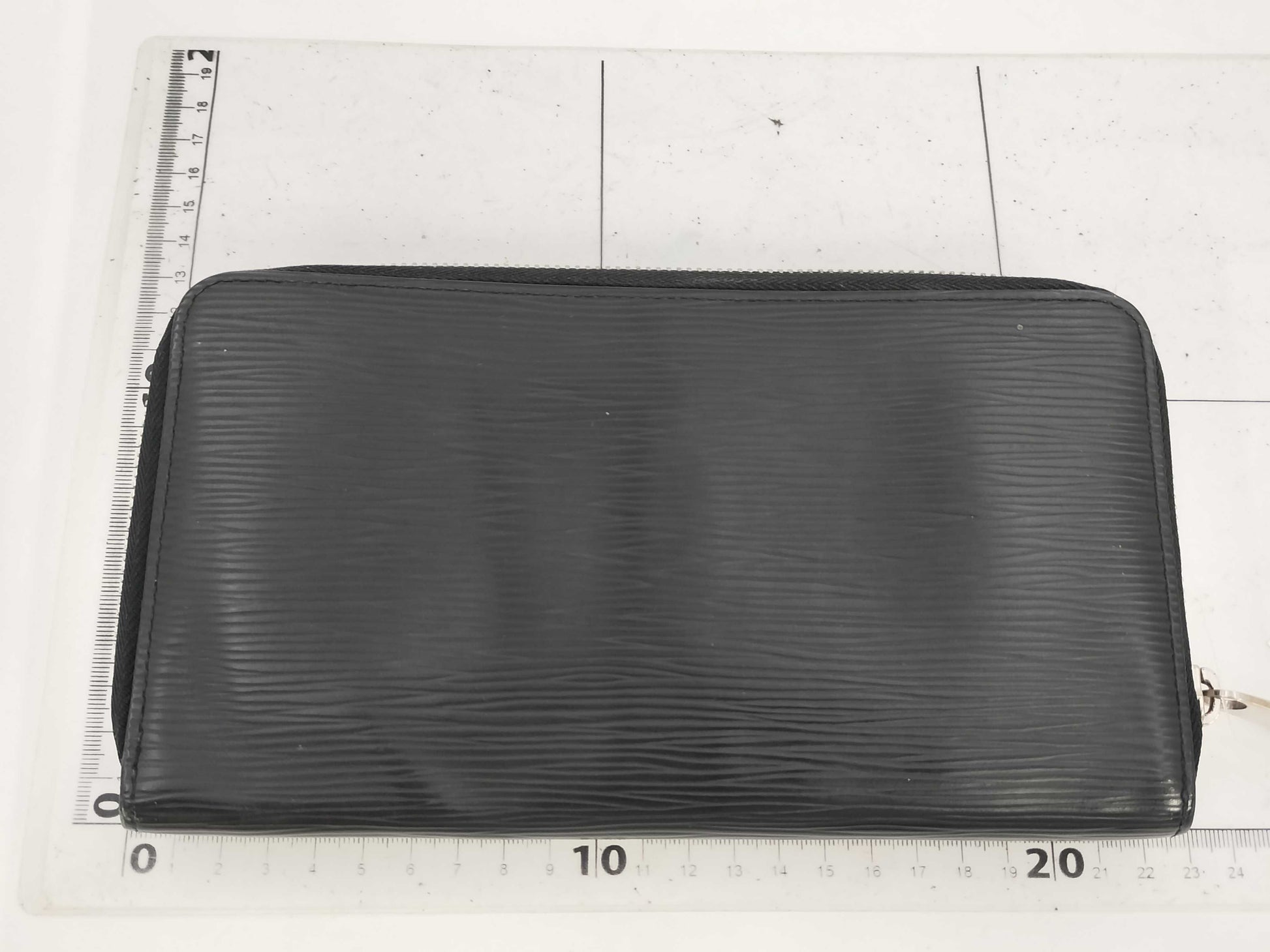 LOUIS VUITTON Epi Zippy Organizer Wallet