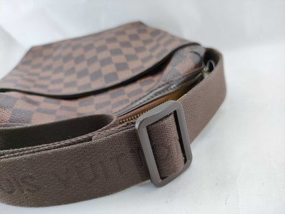LOUIS VUITTON Damier N41135 Trotter Beaubourg Damier Shoulder Bag