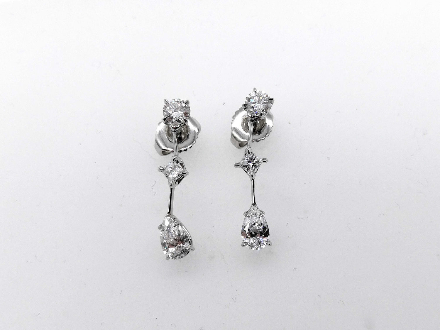 HARRY WINSTON Classic Cascade Diamond PT950 2.7g Earrings 
