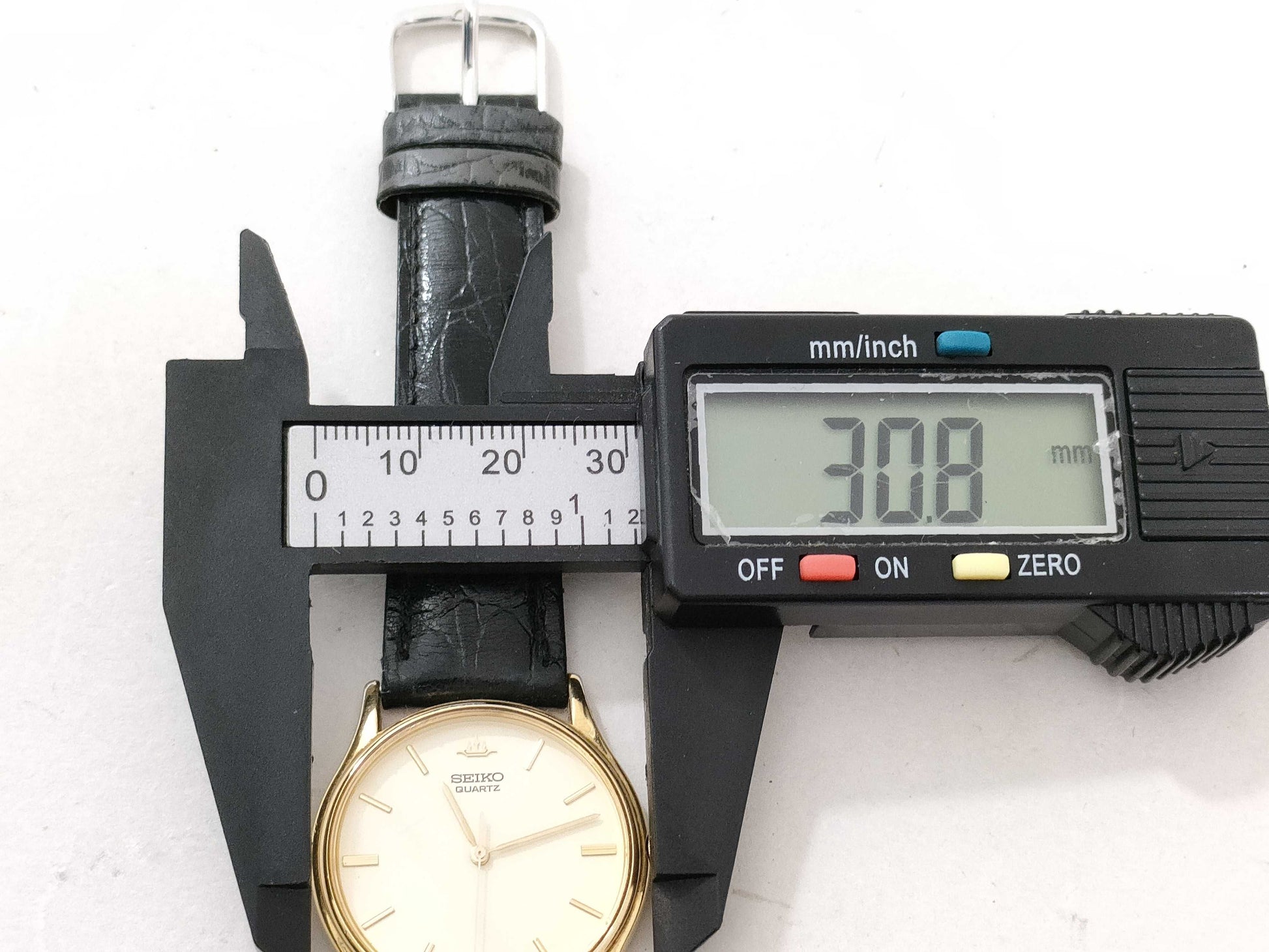 SEIKO V701‐7020 Unoperated Women's Watch