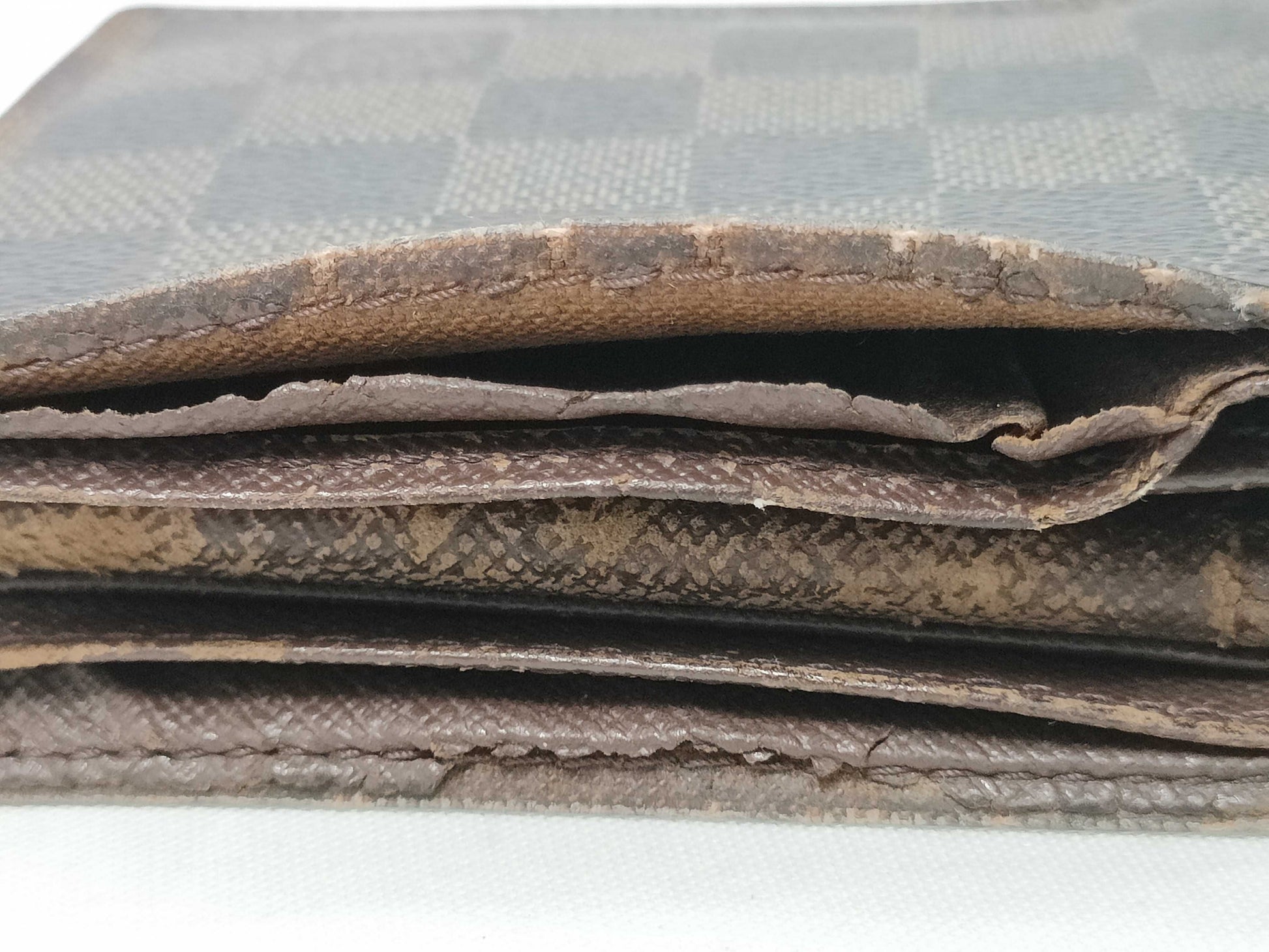 LOUIS VUITTON Monogram Damier Wallet 