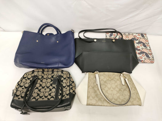 COACH Signature Shoulder Bags 