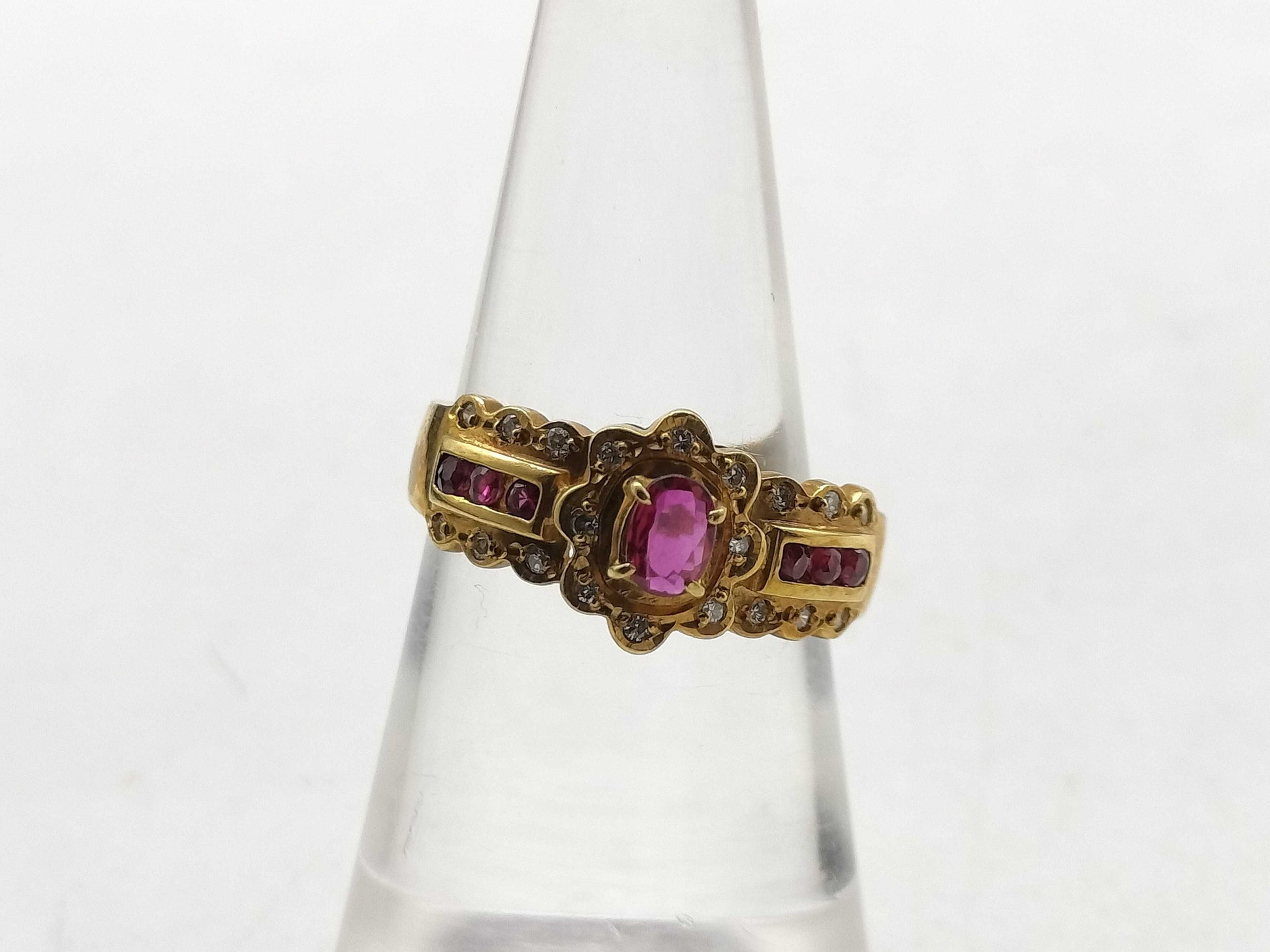 Ruby and Diamond 18K 3.6g Ring 