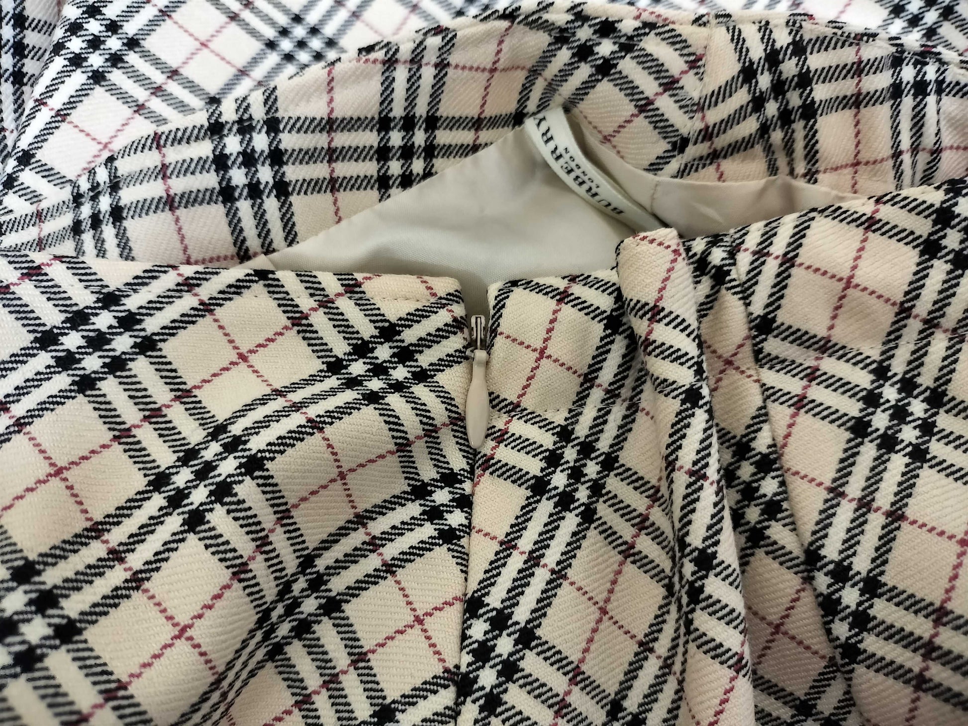 BURBERRY Checkered Skirt Skirt Skirt