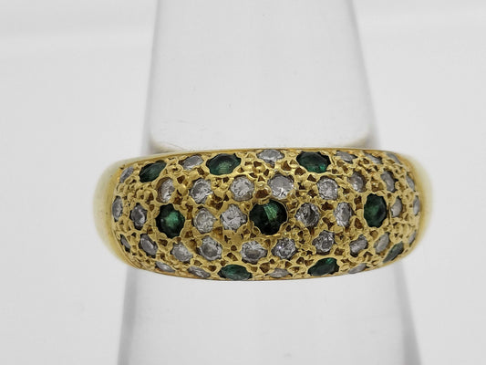 Emerald and Diamond 750 5.9g Ring 