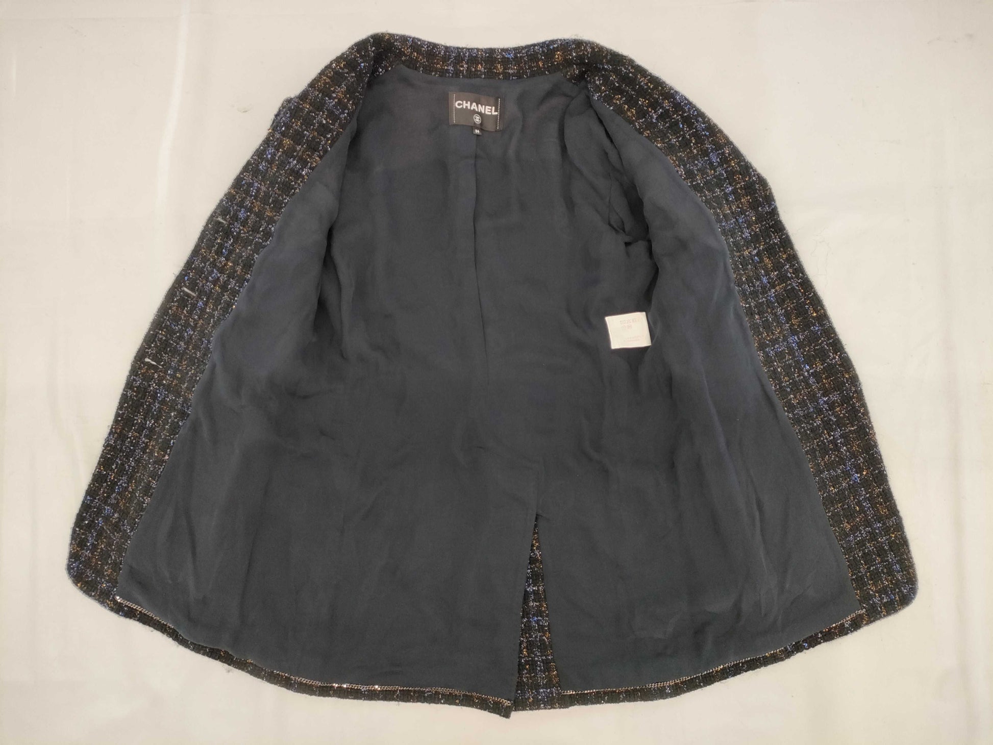 CHANEL Black and Blue Lame P71761 Tweed Jacket Size 34 Jacket