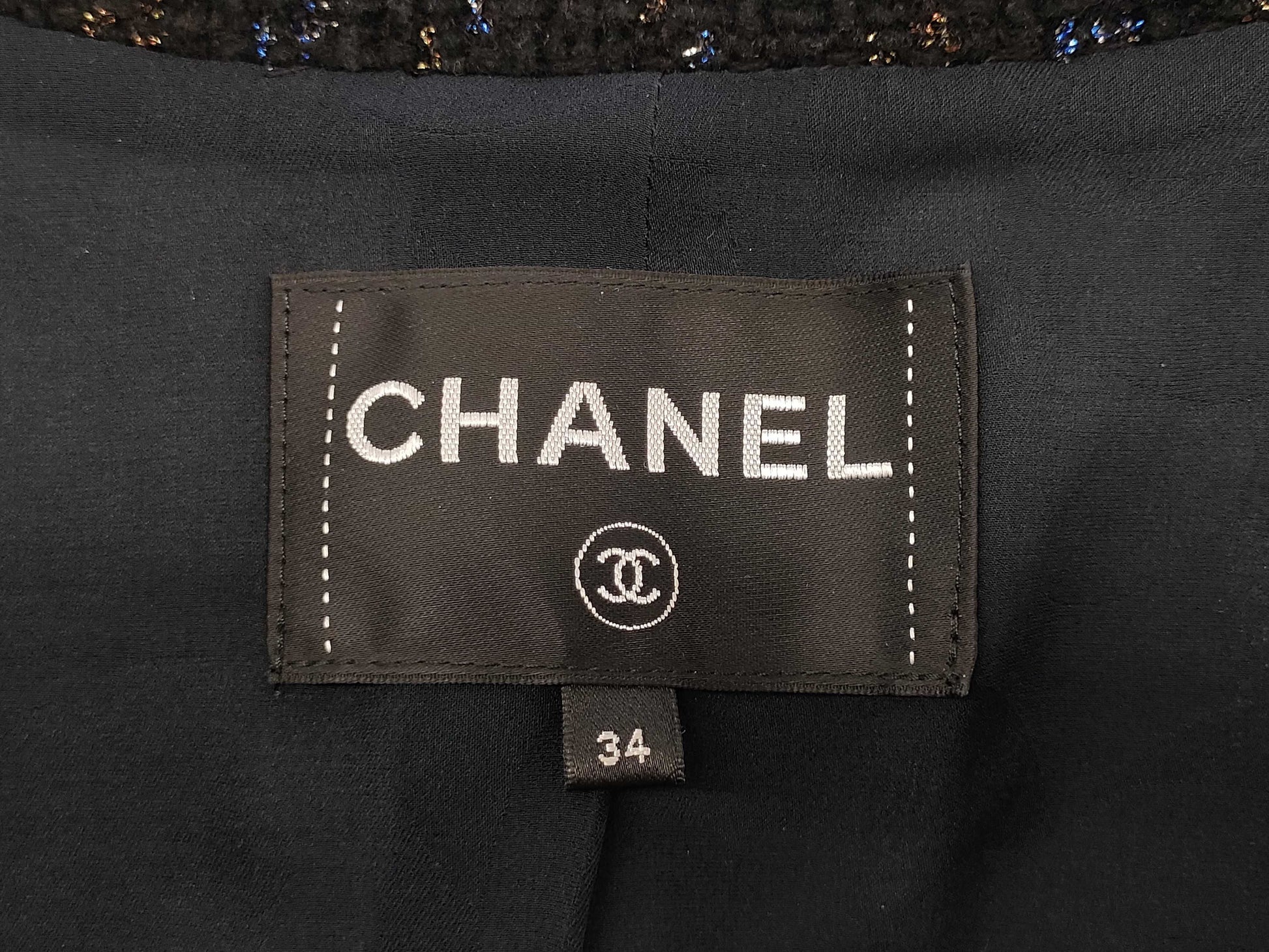 CHANEL Black and Blue Lame P71761 Tweed Jacket Size 34 Jacket