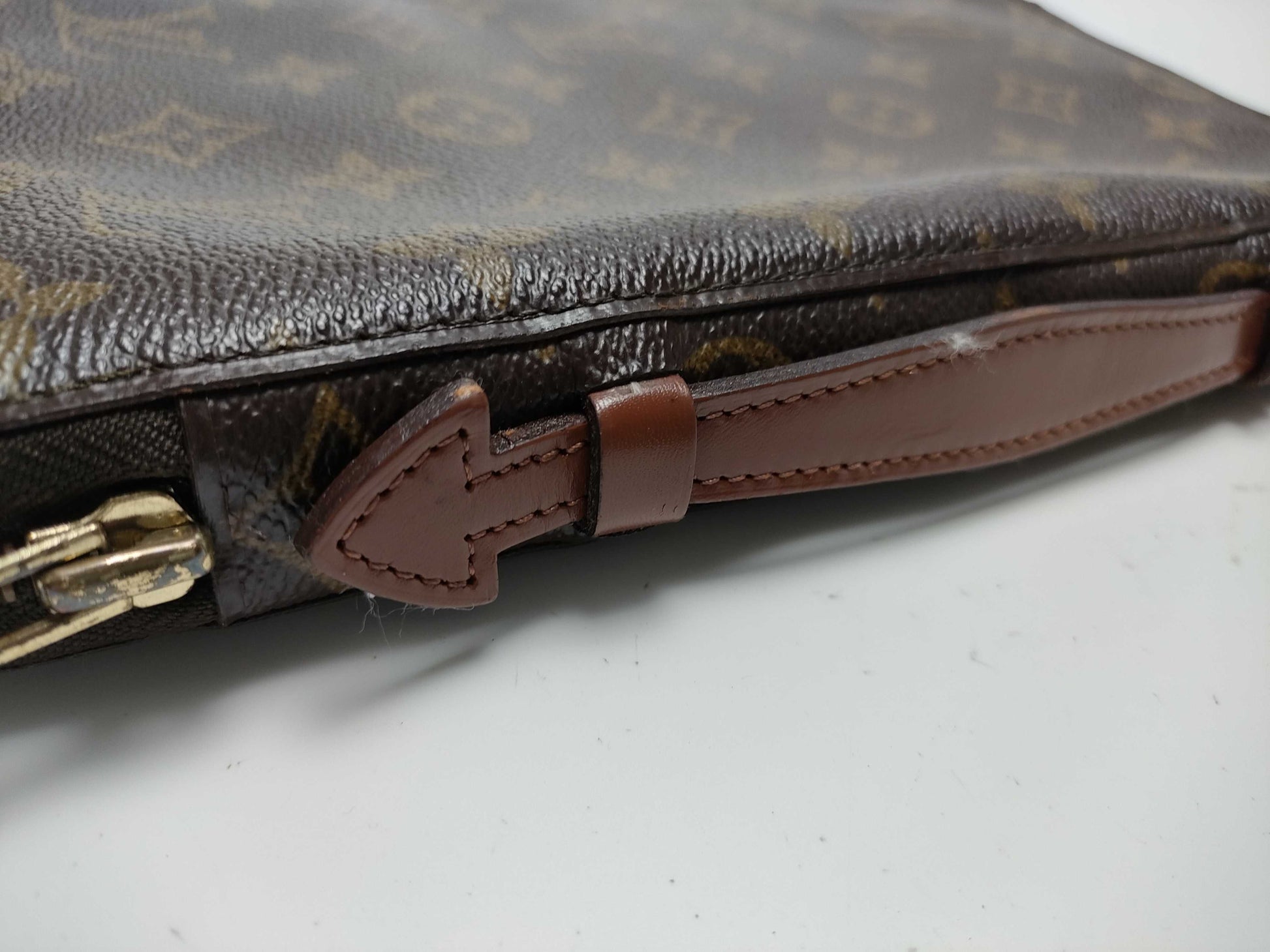 LOUIS VUITTON Monogram Travel Case MI8904 Pouch