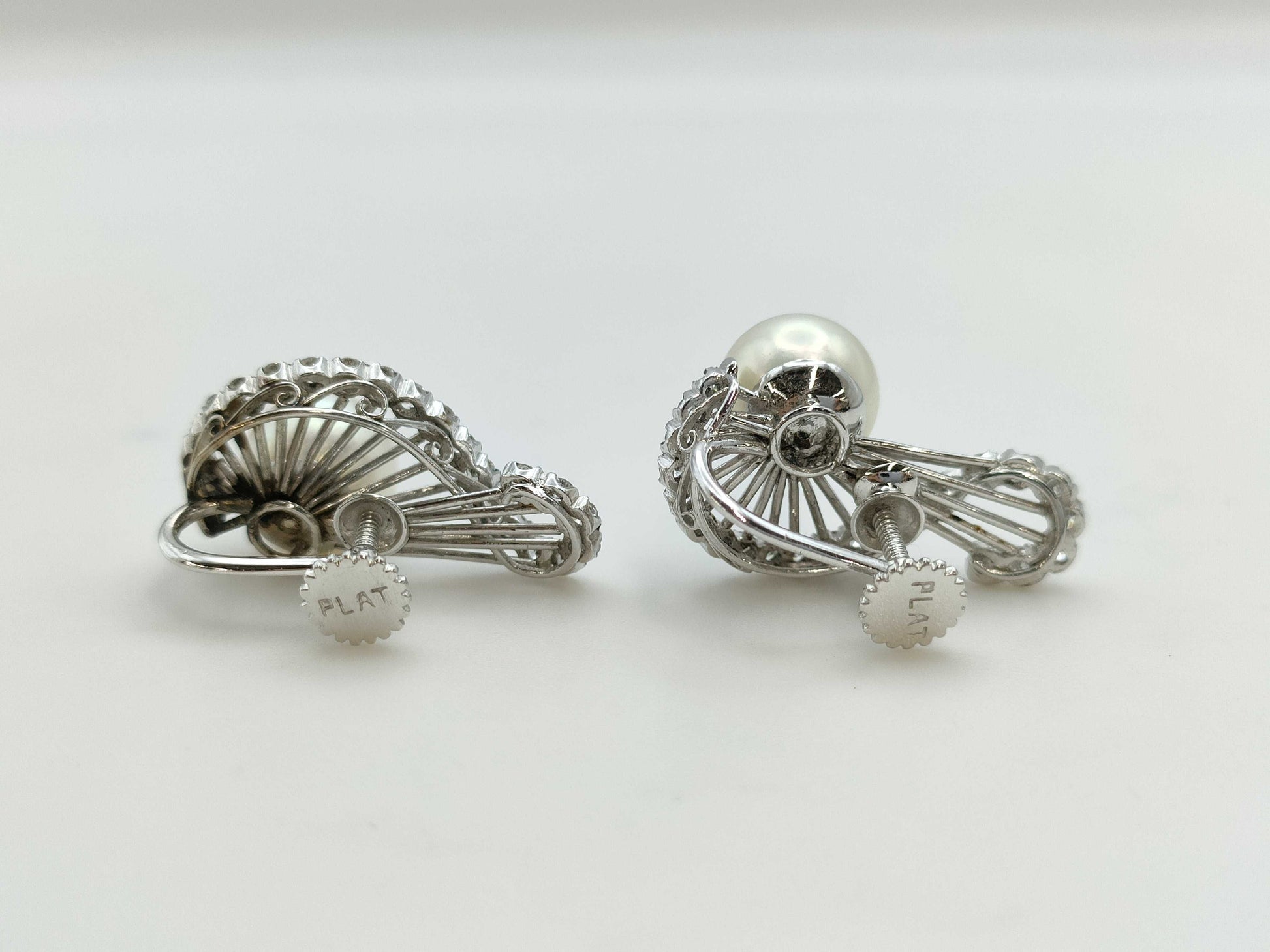 Akoya pearl earrings, diameter approximately 9.3mm, diamonds, Pm, 10.0g 