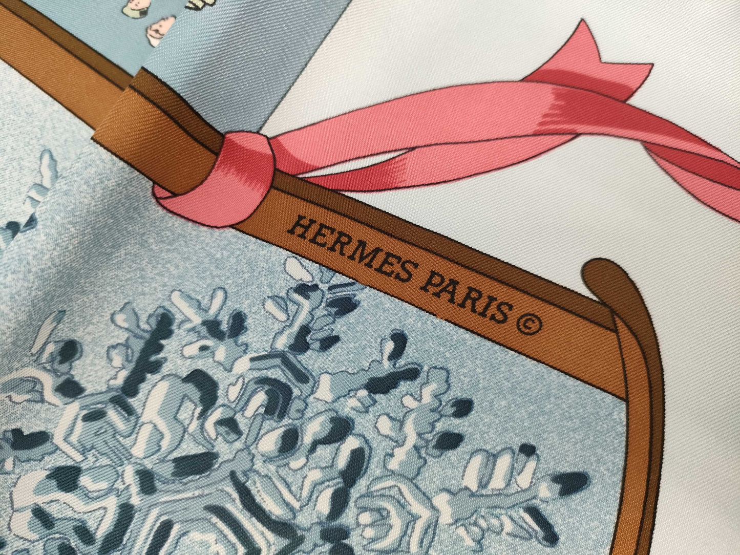(10462_0081) HERMES Carre 90 Neige dAntan Scarf
