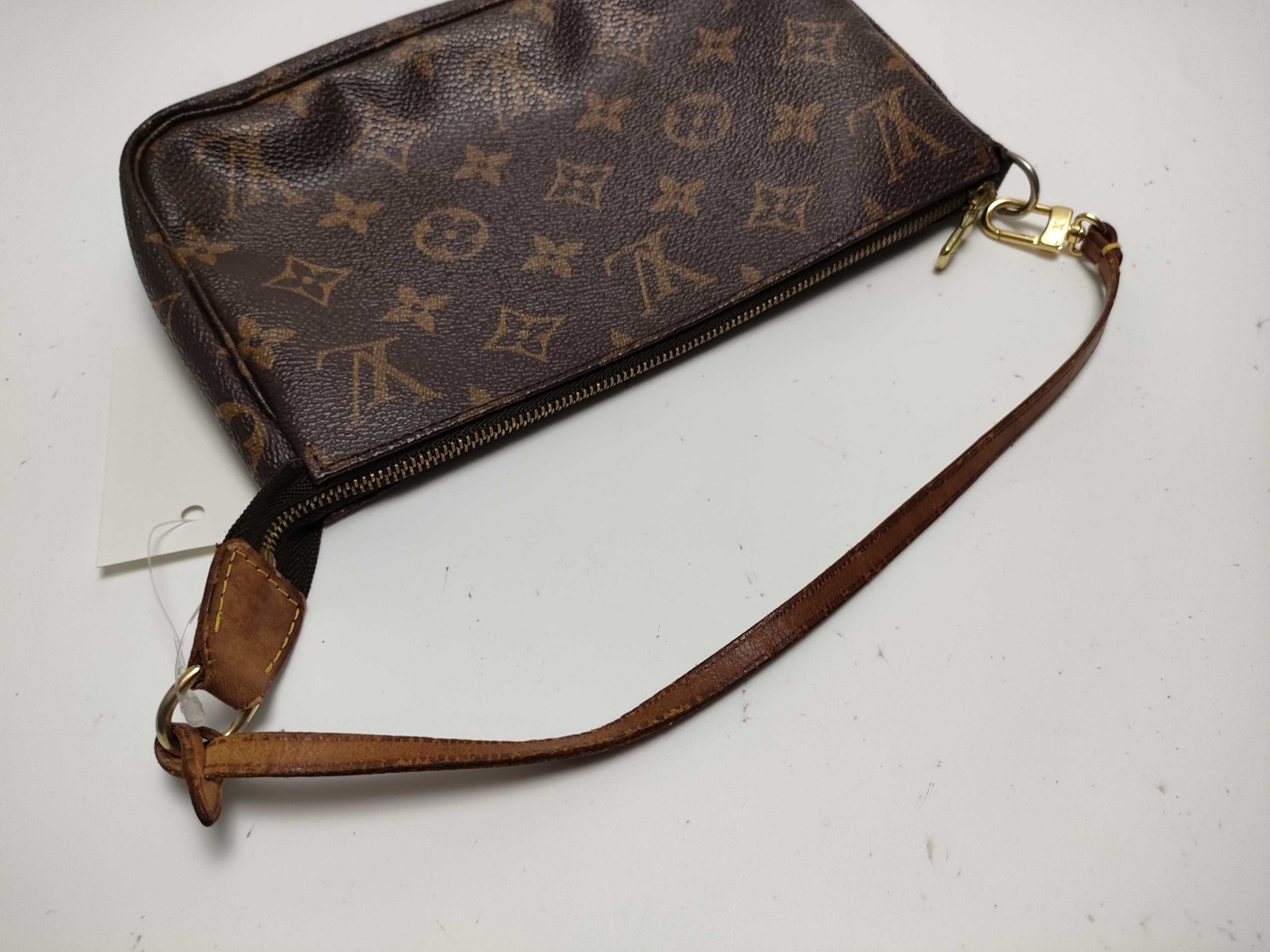 LOUIS VUITTON Monogram Accessoires Pouch