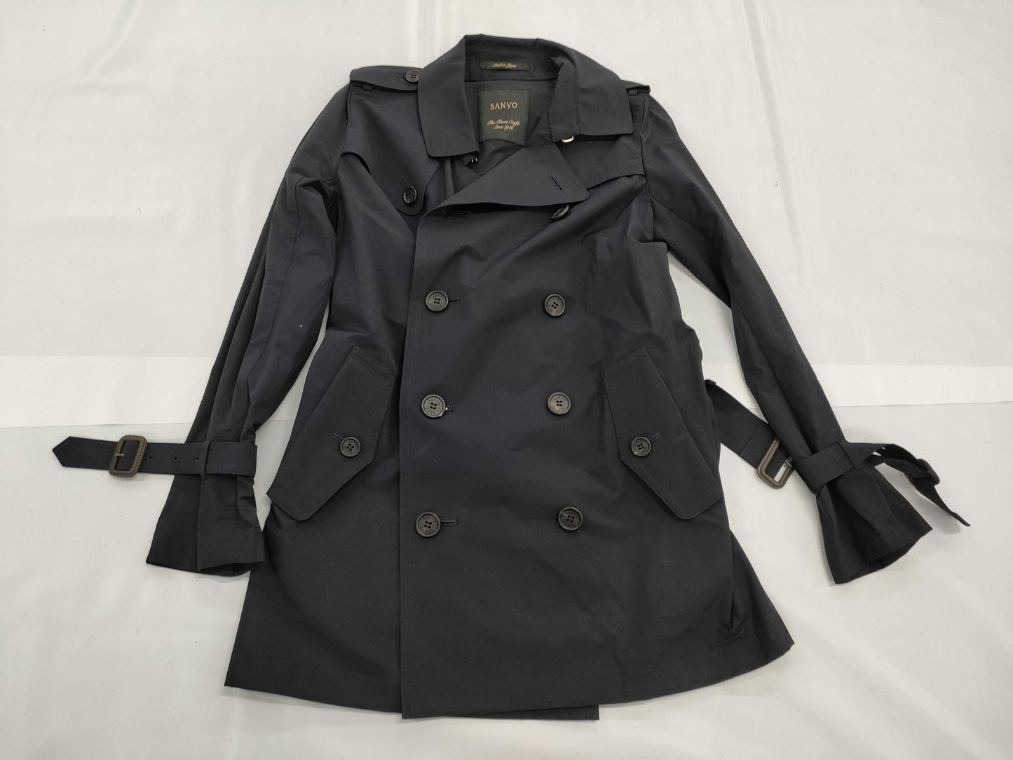 Sanyo trench coat with tags