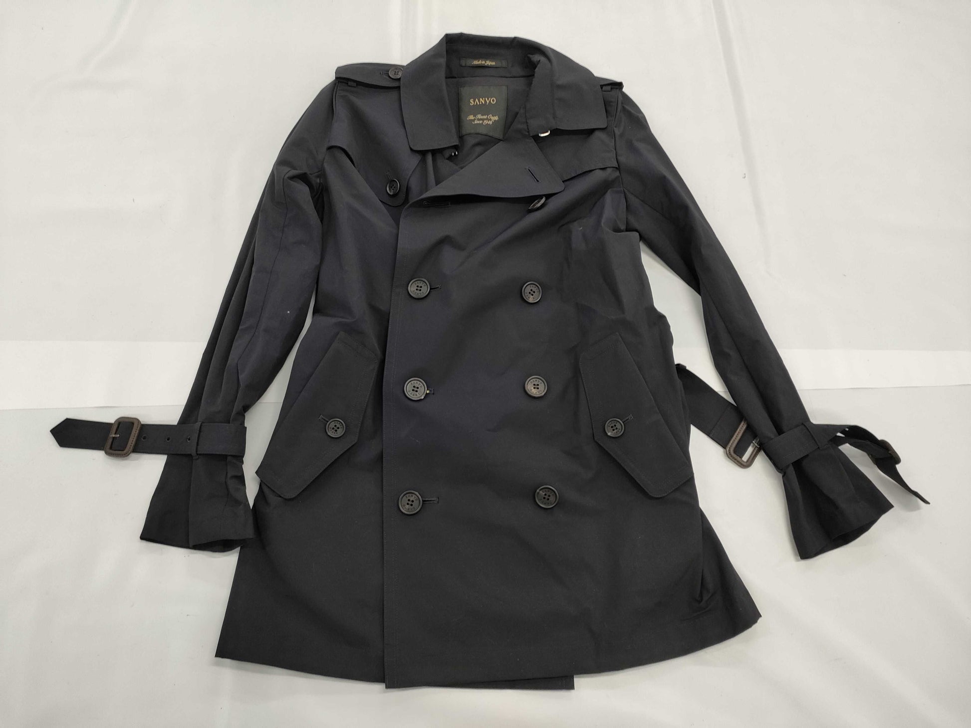 Sanyo trench coat with tags
