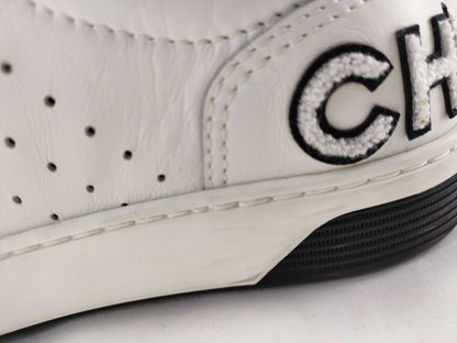 CHANEL G35934 Black/White Sneakers