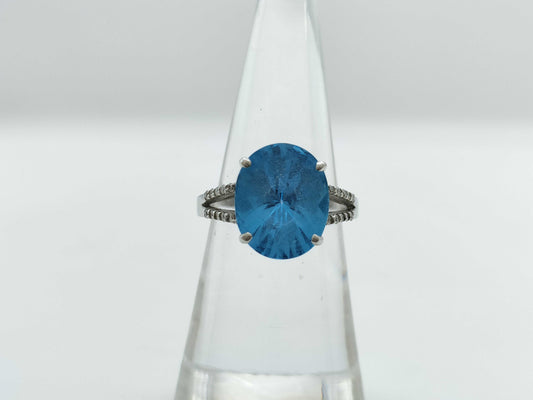 Blue Topaz 4.85ct D0.11ct K18WG 4.3g Ring 