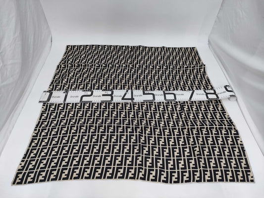 (10462_0260) FENDI Zucca White Scarf