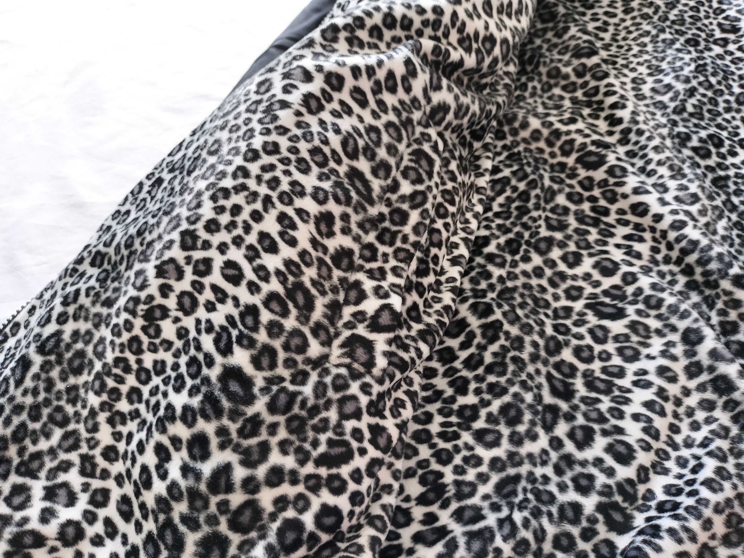 (10462_0256)▼FENDI Reversible Nylon Jacket Black x Leopard White Jacket
