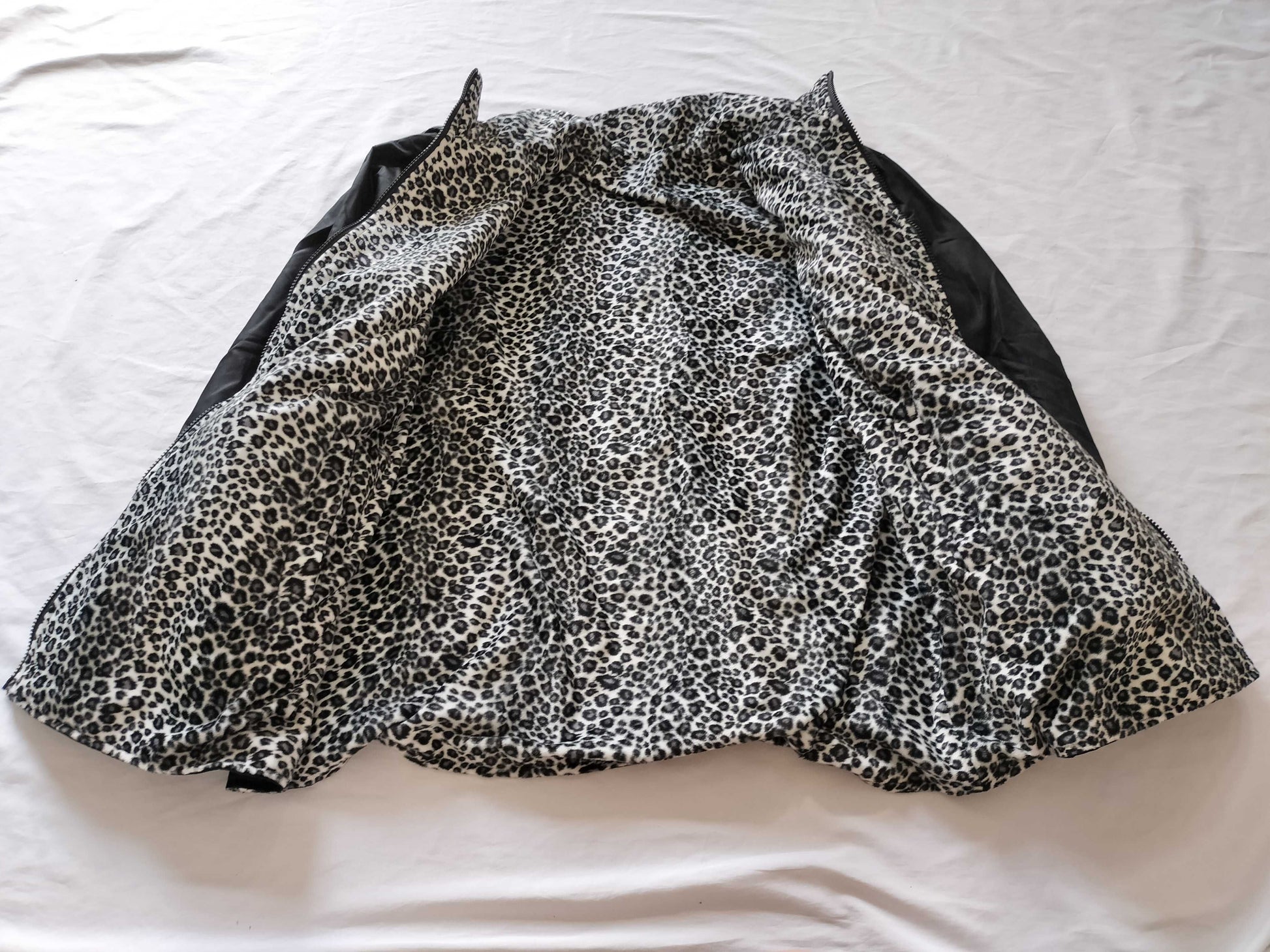 (10462_0256)▼FENDI Reversible Nylon Jacket Black x Leopard White Jacket