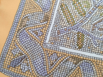 (10462_0067) HERMES Carre Petit Carre Mosaic Tile Animal Scarf