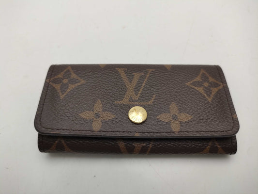 LOUIS VUITTON Monogram M62631 Multicle 4 V-Line Initial Key Case/Key Holder