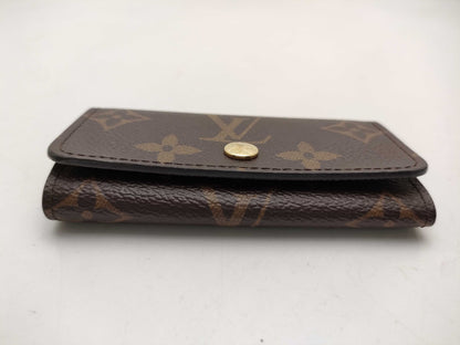 LOUIS VUITTON Monogram M62631 Multicle 4 V-Line Initial Key Case/Key Holder