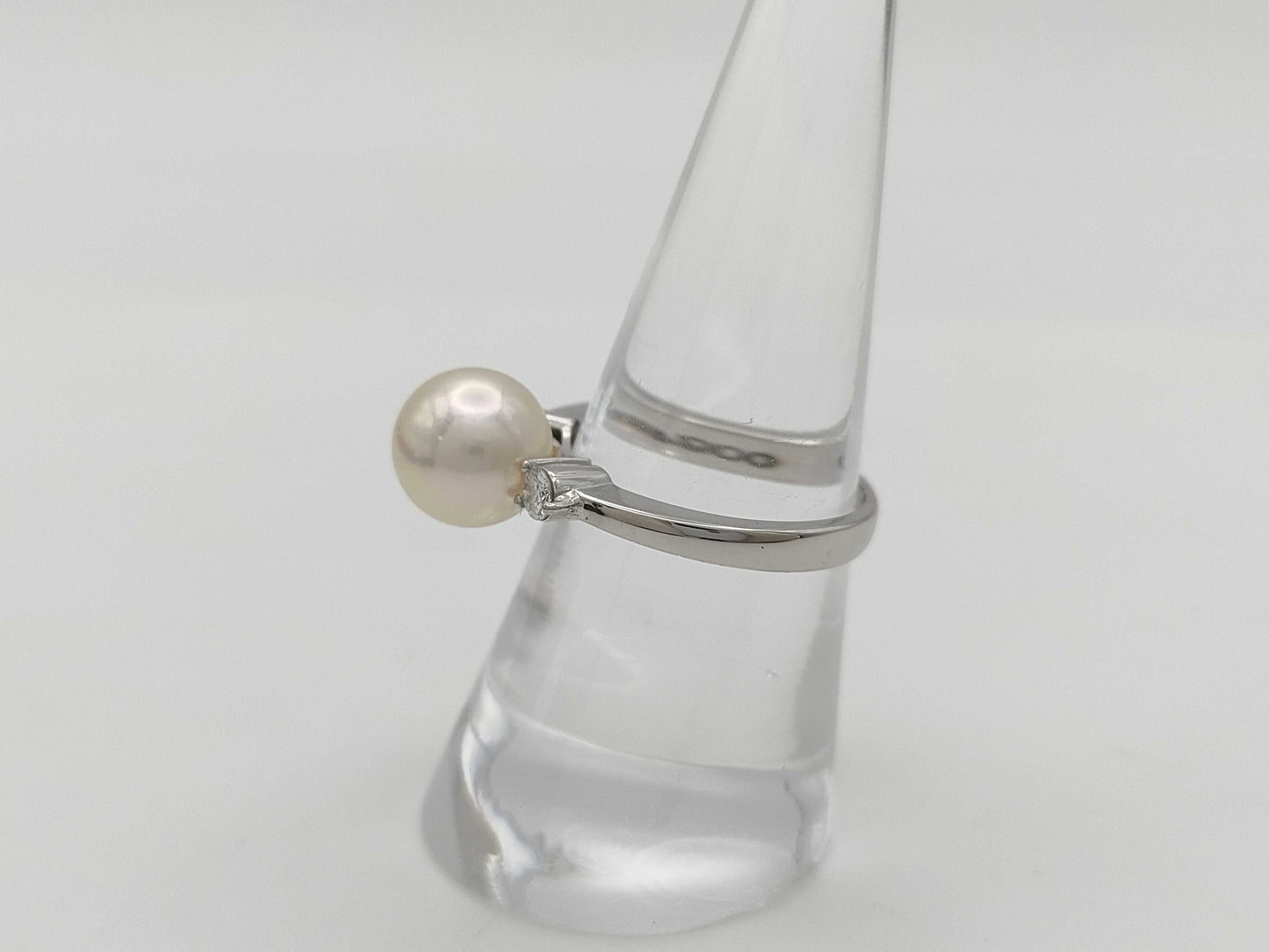 Pearl, diameter approximately 9.2mm, D0.22ct, Pt900, 5.7g, Ring 