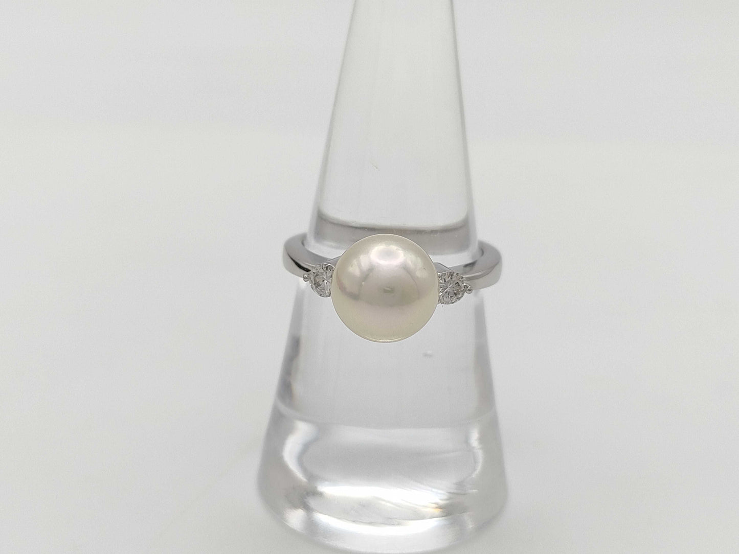 Pearl, diameter approximately 9.2mm, D0.22ct, Pt900, 5.7g, Ring 