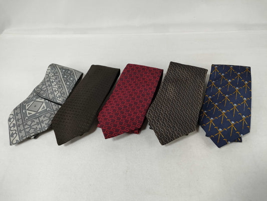 HERMES *2 / CHANEL *1 / GUCCI *2 Ties *5 Ties with broken tip and no fraying