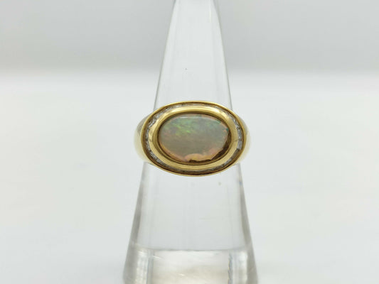 Opal and Diamond 18K 9.7g Ring 