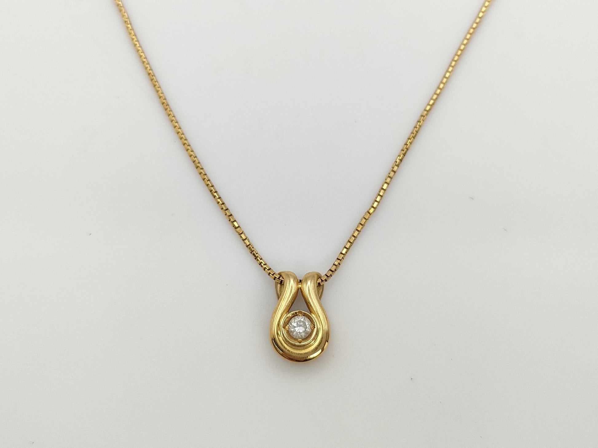 D0.10ct 750 4.0g Necklace 