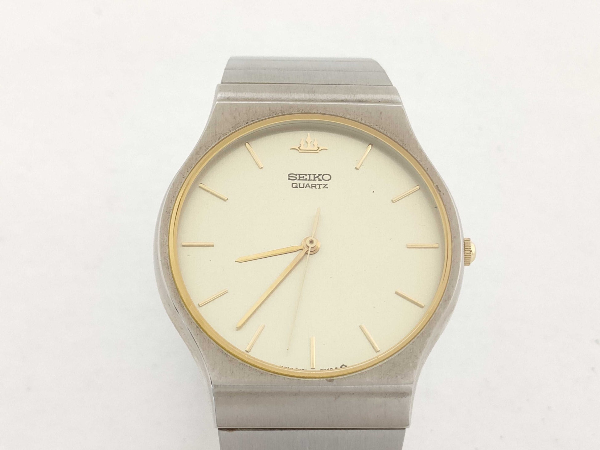 SEIKO 5Y31-8040/QZ Men's Watch